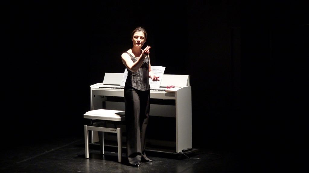 Notti di Cabiria nuovo spettacolo: sfuggire con la mente da un corpo che provoca dolore