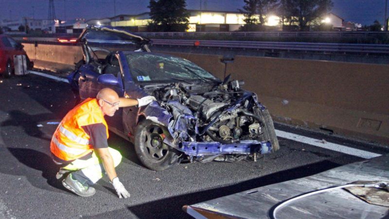 Terribile incidente sulla A4: due morti | LE FOTO