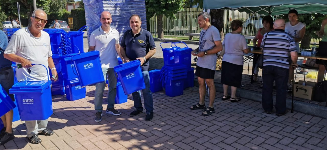Castelletto: parte oggi la distribuzione dei contenitori per il vetro