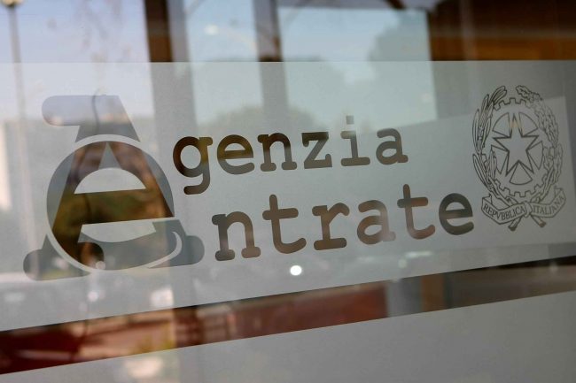 Agenzia delle Entrate sospesa notifica cartelle esattoriali fino al 6 gennaio