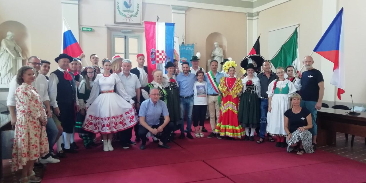 Galliate entra nel vivo del folk