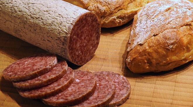 Presenza di Salmonella: via dagli scaffali un lotto di salame “Lo Salam Filzetta Sv”
