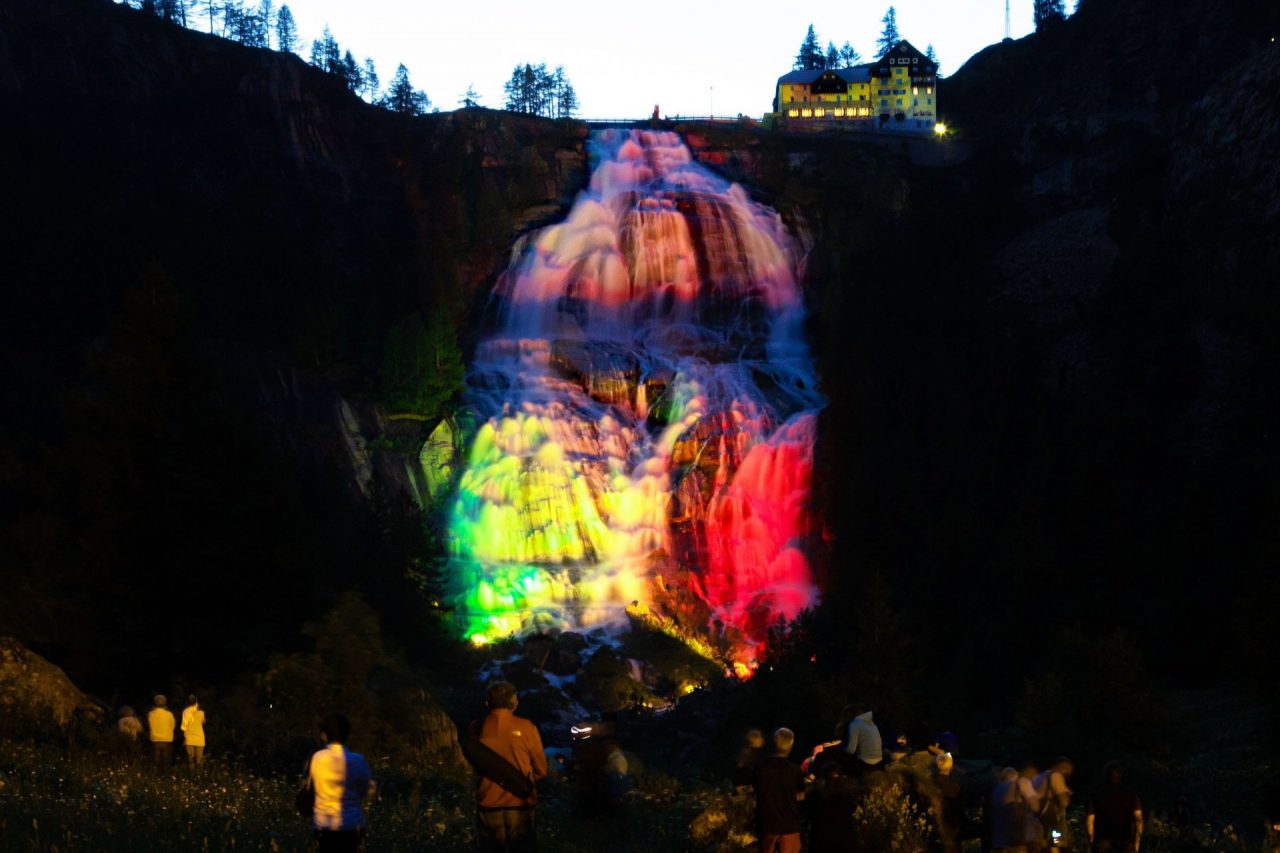 Luci e suoni alla cascata del Toce