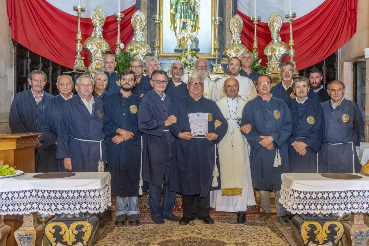 Borgolavezzaro, San Rocco con la Confraternita