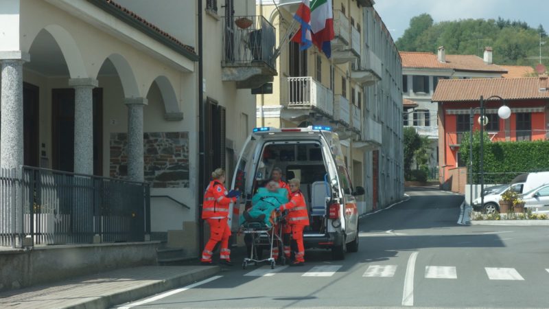 Cavallirio anziano colto da malore al poliambulatorio