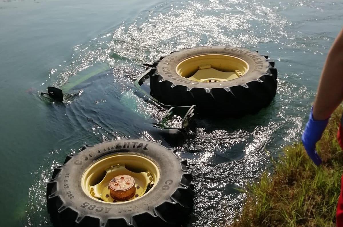 Trattore nel canale: il morto è di Garbagna