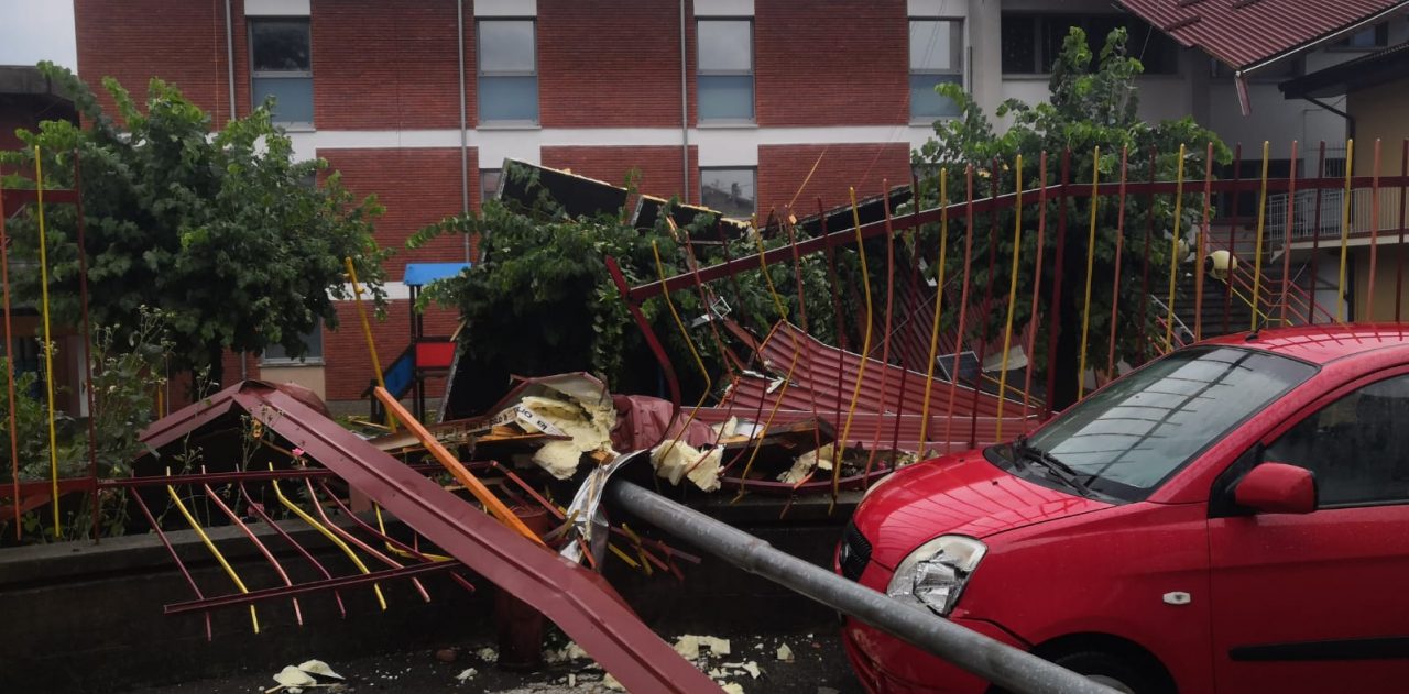 Maltempo: tetti crollati e alberi divelti a Gozzano e nel Cusio