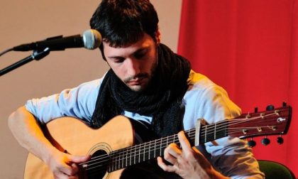 Alberto Ziliotto in concerto a Gattico per Un paese a sei corde