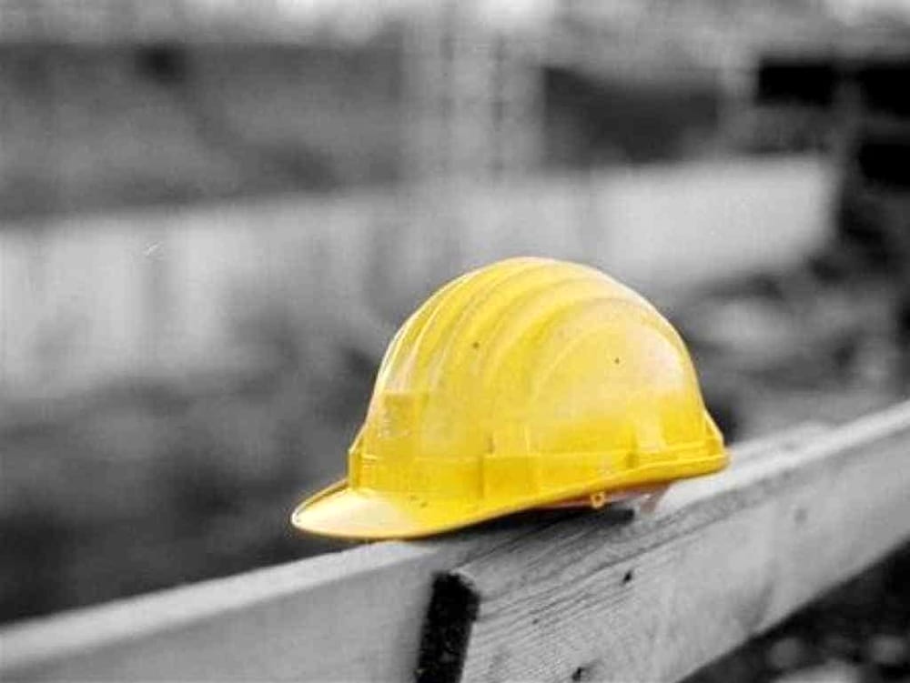 Incidente sul lavoro a Novara: ragazzo cade in uno scavo