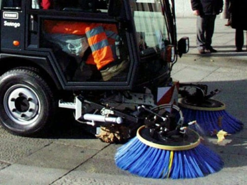 Pulizia strade: Divignano tenta l’esperimento del mezzo a noleggio