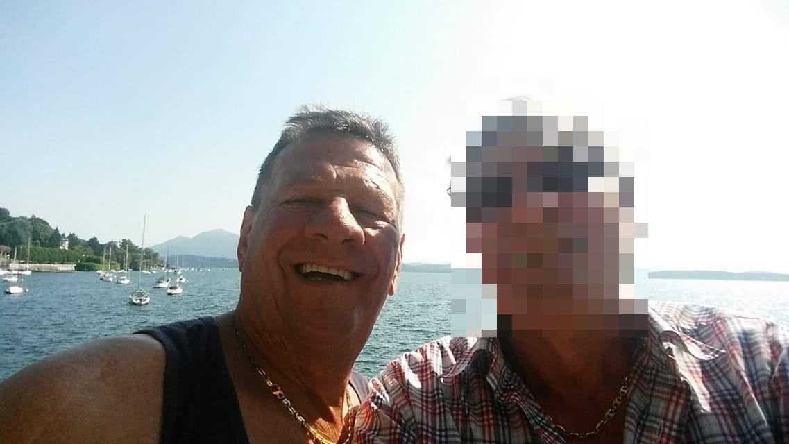 Tutta Lesa in lacrime per il suo Toio