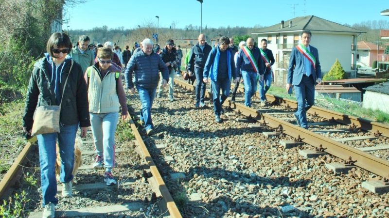Pd: “Linea Arona-Santhà non riaprirà: faccia tosta del centro destra e di Gusmeroli”