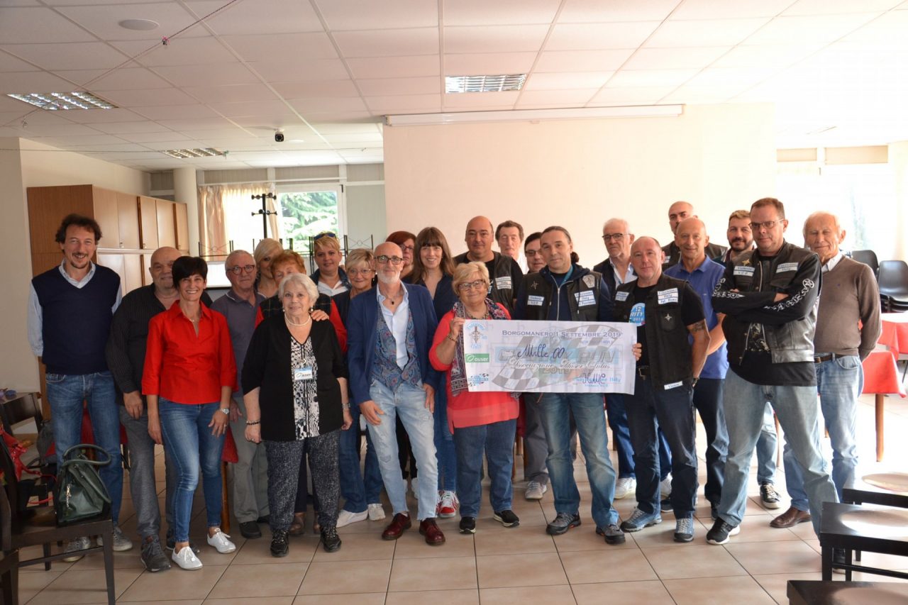 Donazione Auser la cerimonia di consegna dei fondi raccolti dai motoclub