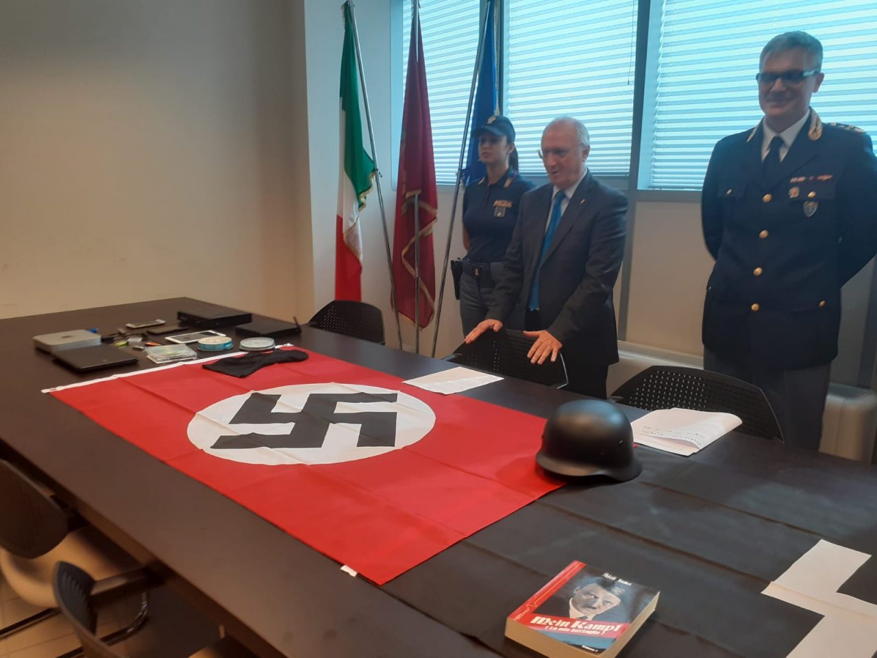 Denunciato suprematista neo nazista