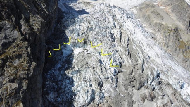 Rischio crolli dal ghiacciaio del Monte Bianco: case evacuate in Valle d’Aosta