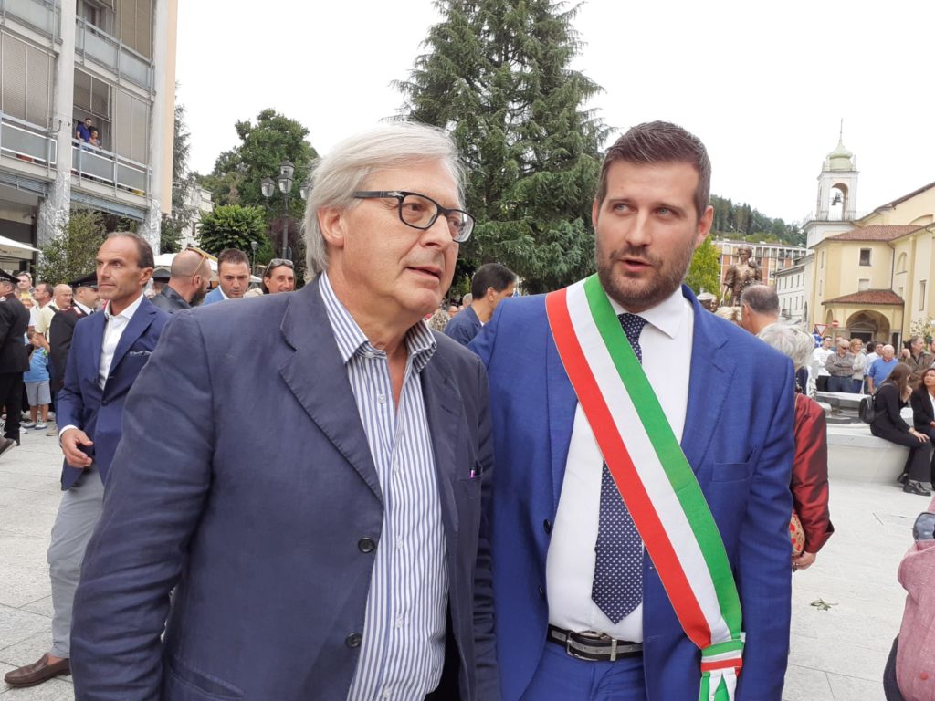 Borgosesia città contro la mafia: inaugurata la fontana | LE FOTO