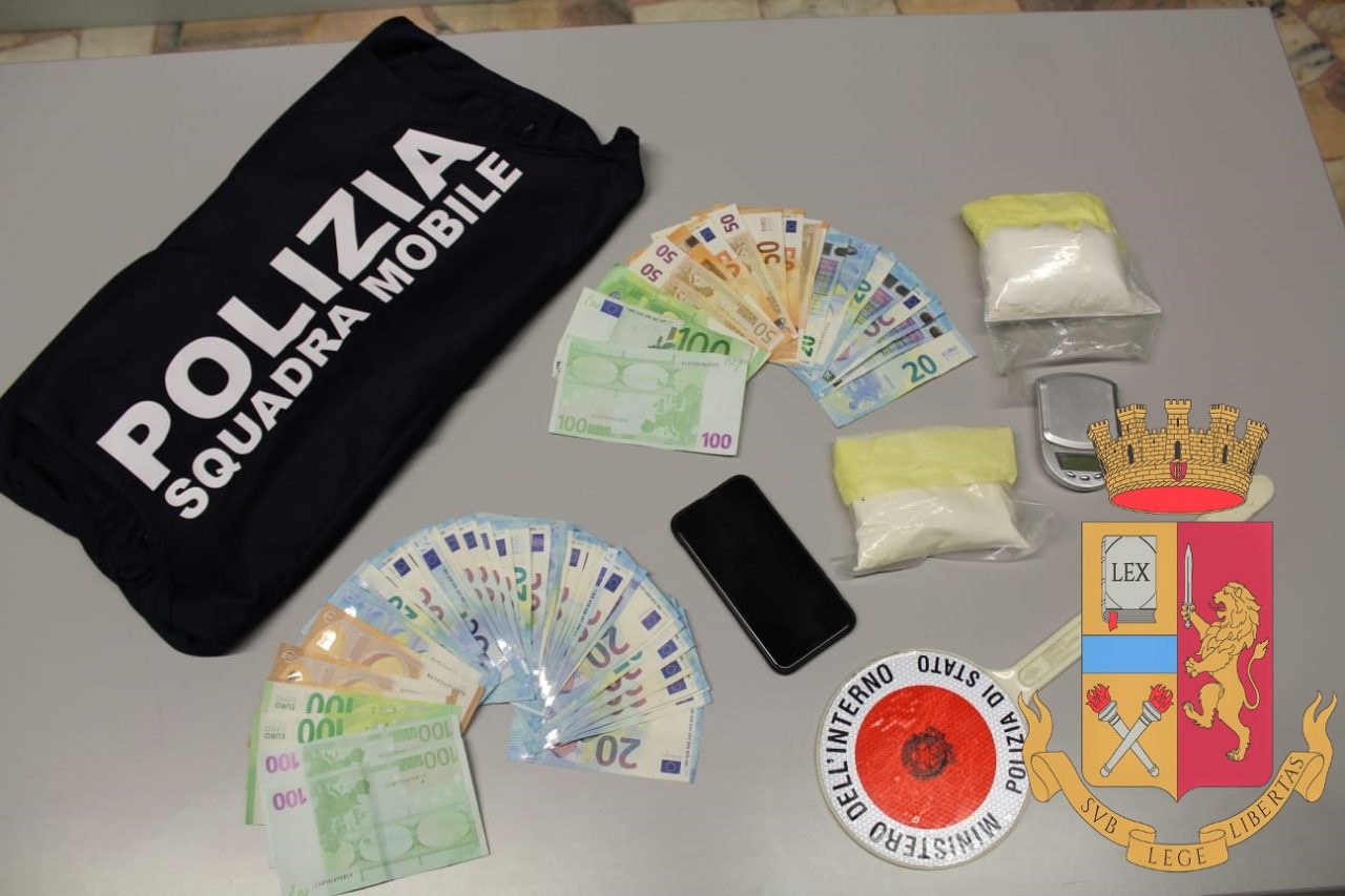 Arrestato 25enne con oltre due kg di stupefacenti