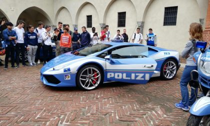 La Lamborghini della Polizia di Stato a Novara