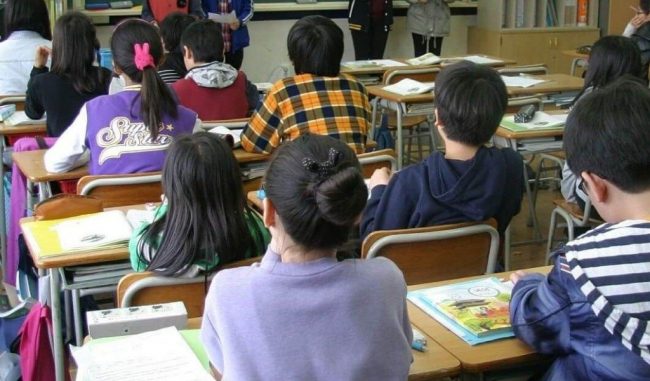 Assistenti sociali prelevano bimbo in classe: è successo nel torinese
