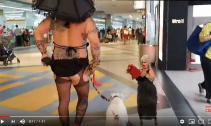 Si traveste da Drag Queen e crea scompiglio al centro commerciale VIDEO