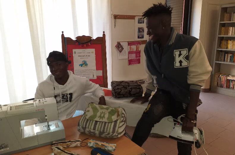 A Briga Novarese il laboratorio Attaccabottone cuce relazioni umane