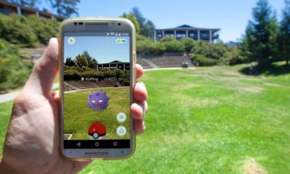 Girovagava per le vie e viene scambiato per malvivente: stava giocando a Pokemon Go