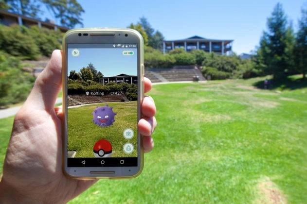 Girovagava per le vie e viene scambiato per malvivente: stava giocando a Pokemon Go