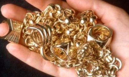 Nascondono nella stufa a pellet oro: arrestati per ricettazione dai carabinieri novaresi
