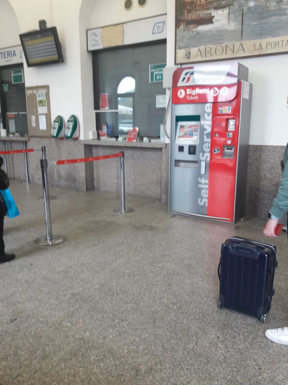 Morto in stazione ad Arona: è Giovanni Giuliani