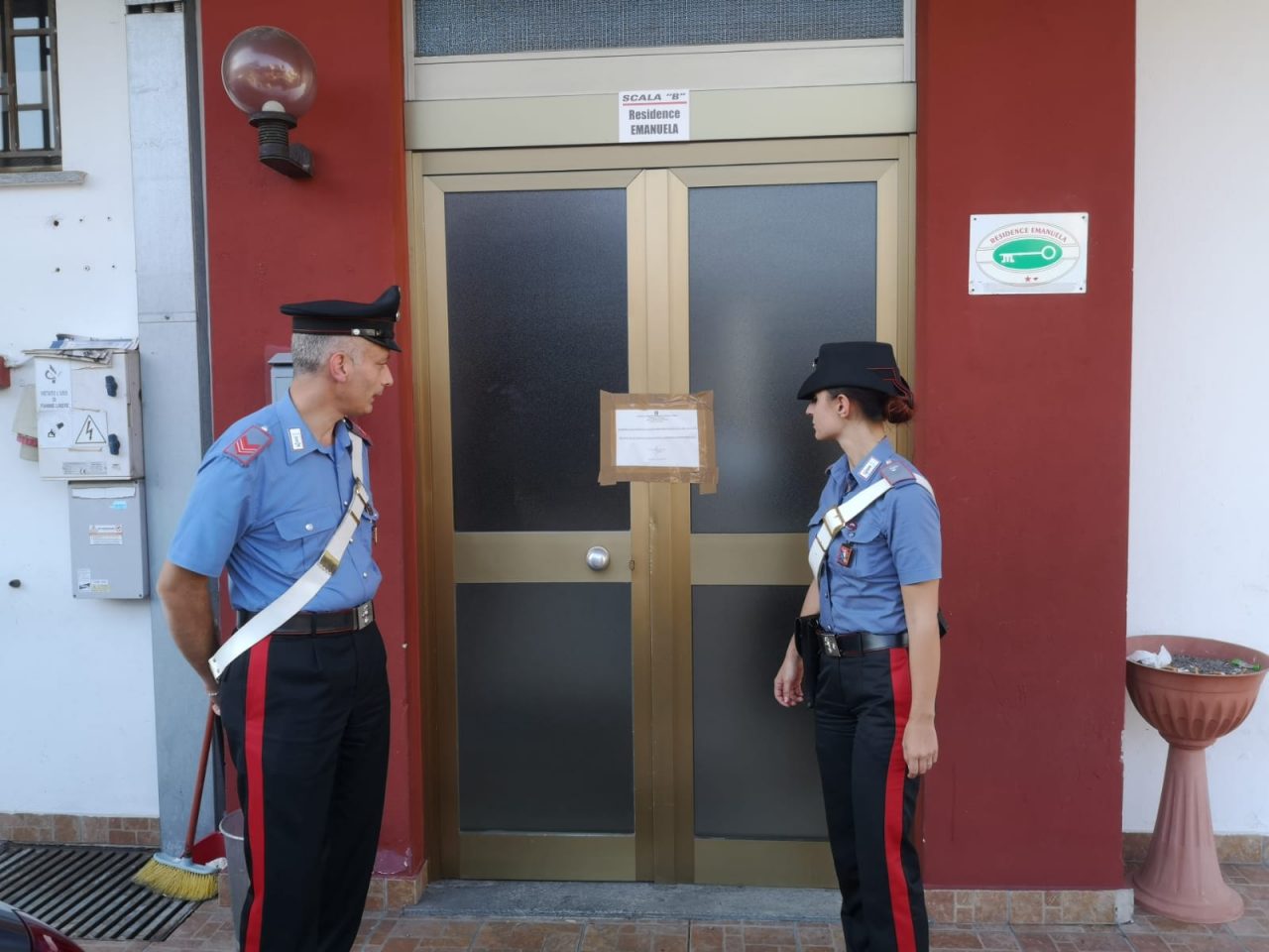 Residence sequestrato: arrestato uno degli inquilini