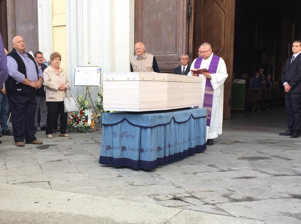 Addio a don Angelo Fortina, per 32 anni parroco di Momo