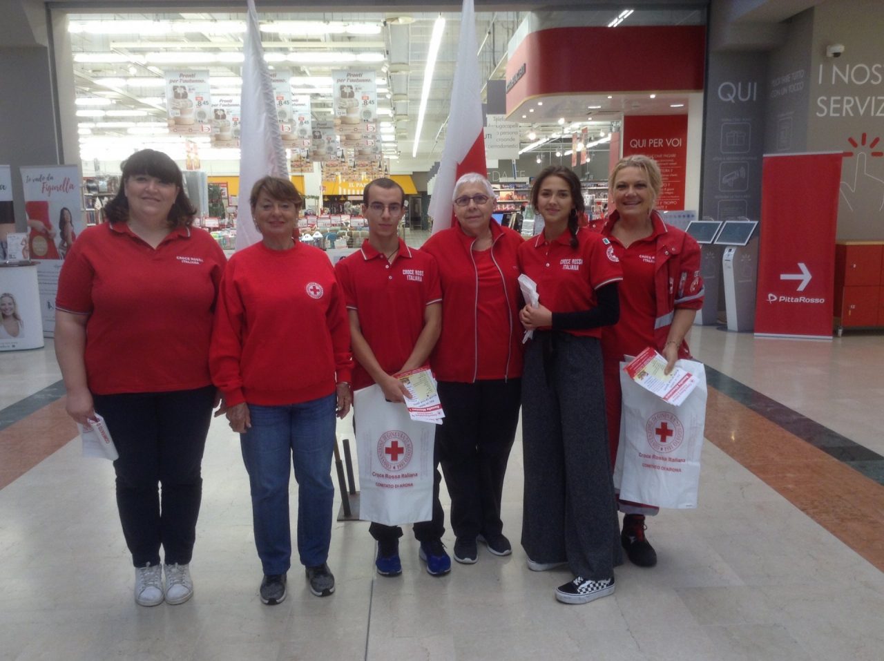 966 kg di alimenti raccolti dalla Cri al Bennet di Castelletto