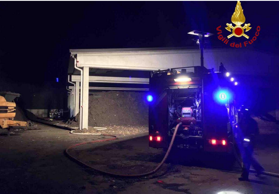 Vigili del fuoco in azione al Consorzio di Bacino Basso Novarese