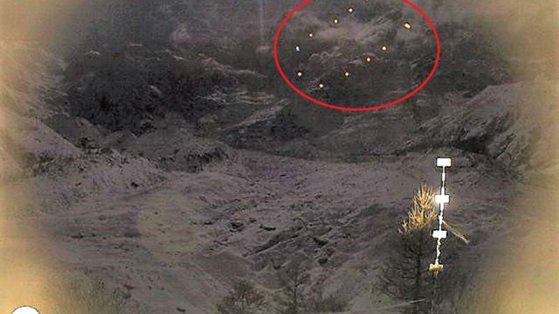 Valanga sul Monte Rosa fotografata di notte dalle telecamere