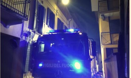 Cameri, fiamme in un'abitazione del centro