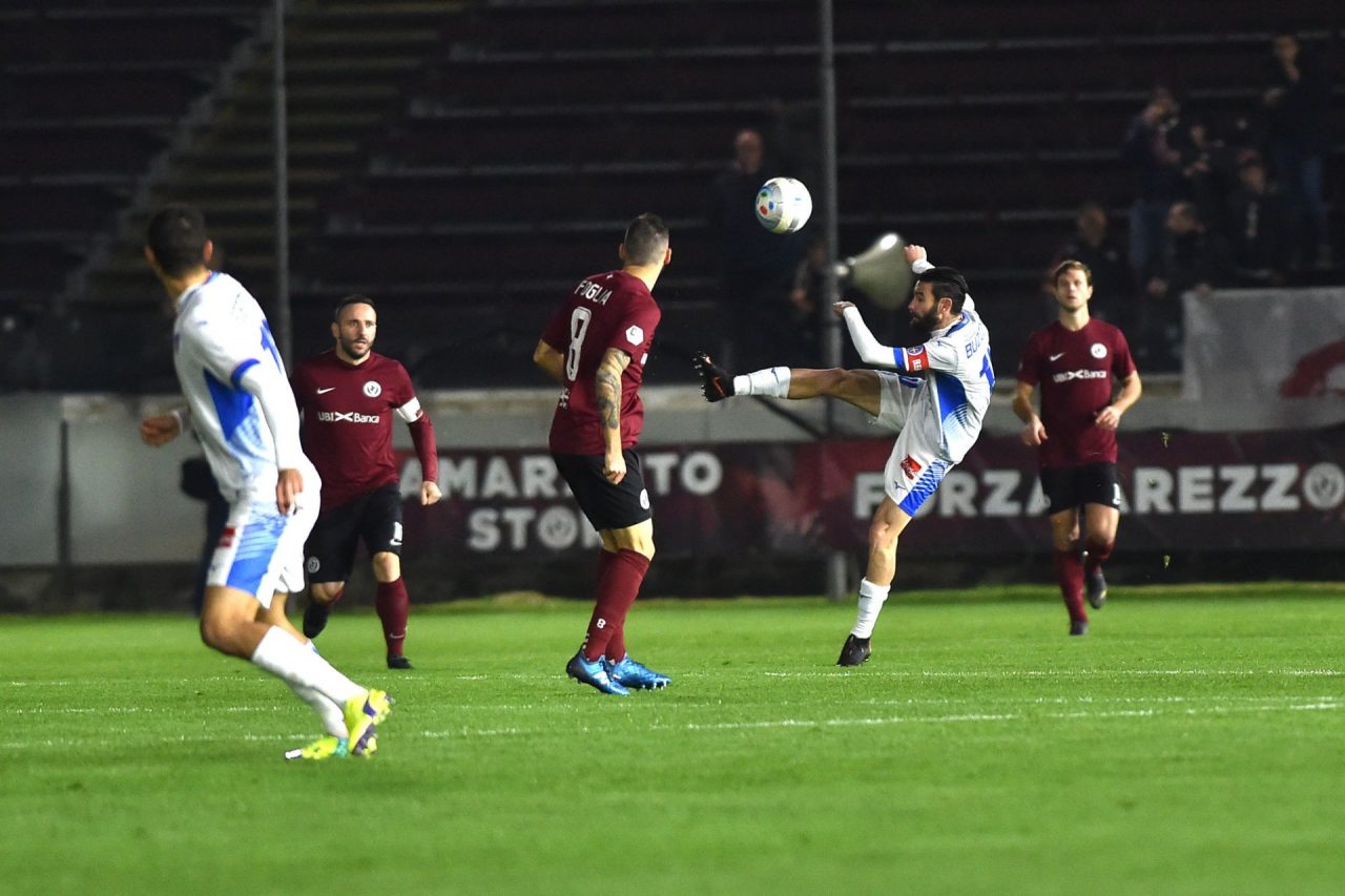 Sconfitta di rigore per il Novara calcio a Arezzo