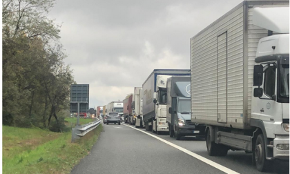Autostrada chiusa ad Arona a causa di un incidente in galleria