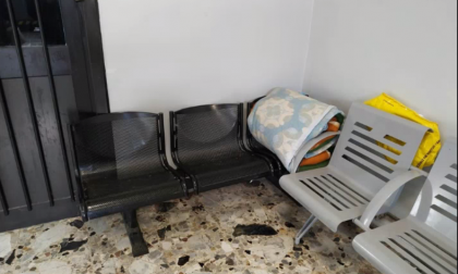 Vivo in stazione ad Arona, mi hanno sbattuto fuori e sono al freddo