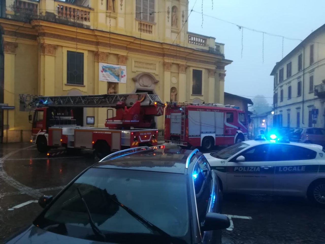 Castelletto crollato un pezzo del campanile