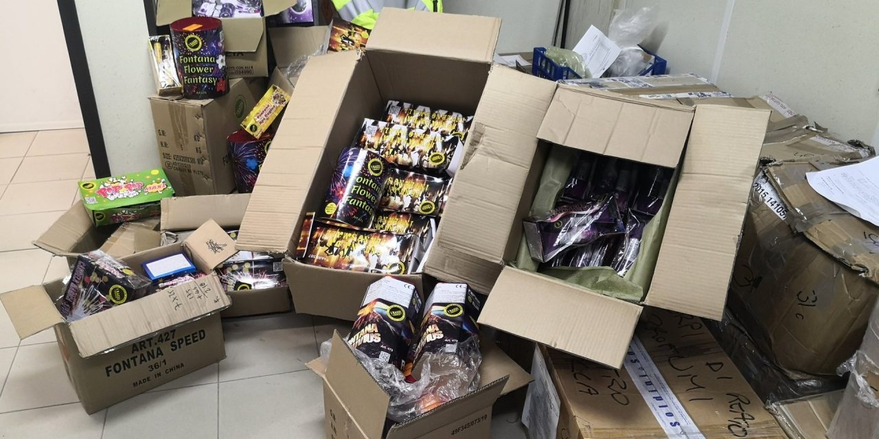 Novara, sequestrati 3mila articoli pirotecnici in un negozio cinese