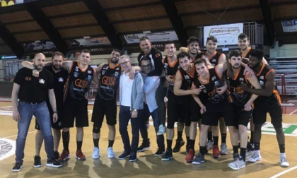 Squadra di basket va in pellegrinaggio a Boca per chiedere di tornare a vincere