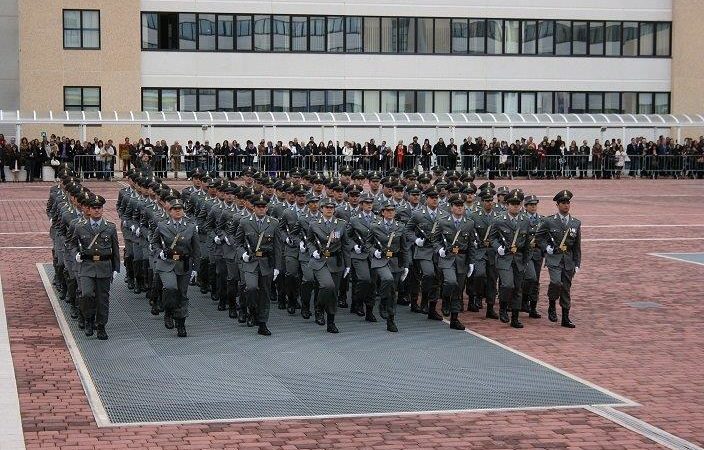 Pubblicato bando per il reclutamento di 10 tenenti finanzieri