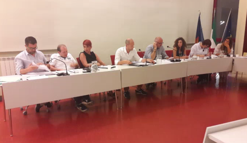 Tre mozioni in Consiglio domani a Castelletto