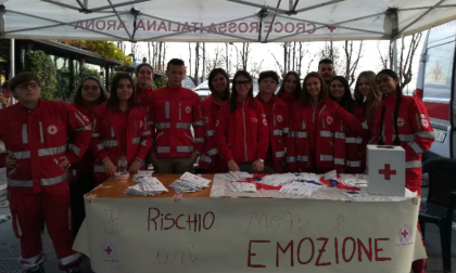 Giovani della Cri di Arona in campo contro le malattie sessualmente trasmissibili