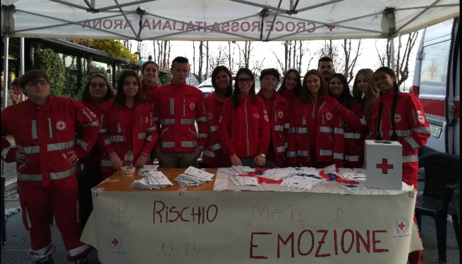 Giovani della Cri di Arona in campo contro le malattie sessualmente trasmissibili