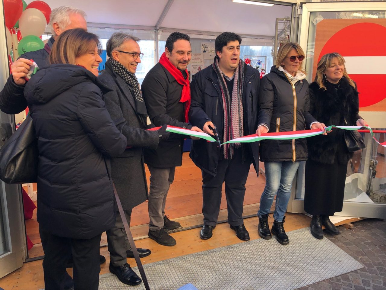 Novara, aperto il Mercatino della solidarietà