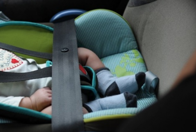Seggiolini antiabbandono: le multe scatteranno a marzo