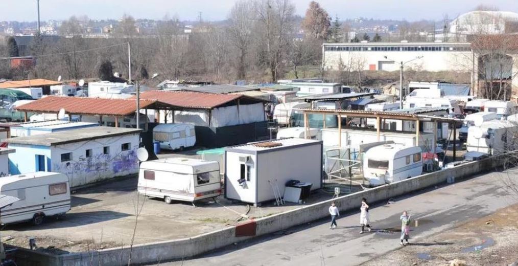 “La nuova proposta di legge della Regione Piemonte contro i campi rom è razzista e illegale”