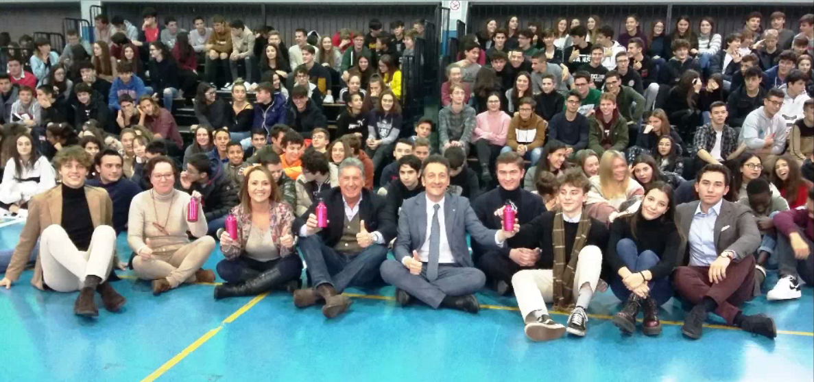 Istituto Fermi di Arona adotta le eco borracce