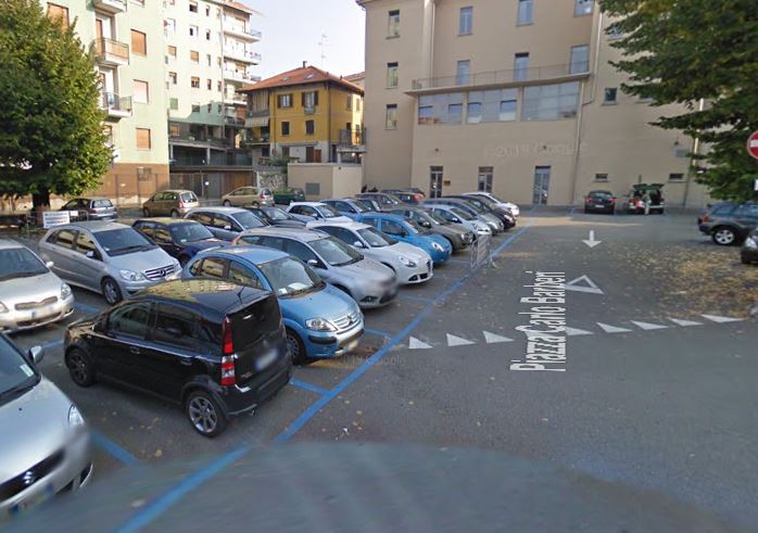 Arona piazzale Barberi gratuito nei weekend di dicembre